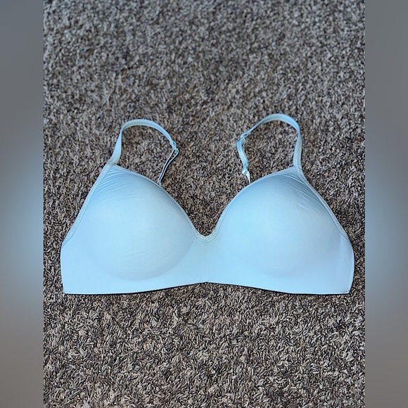 Victoria’s Secret T-Shirt Lightly Lined Wireless Light Blue Bra Size 36C - Picture 1 of 11